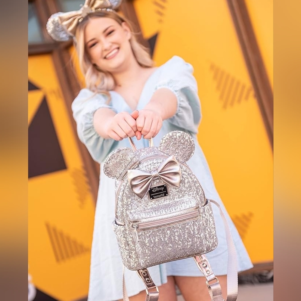 Loungefly Disney Silver Sequin Minnie Backpack NWT - Picture 2 of 7